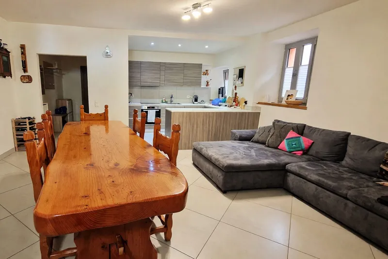 Appartamento 4,5 ristrutturato con terrazzo e caminetto, foto 4