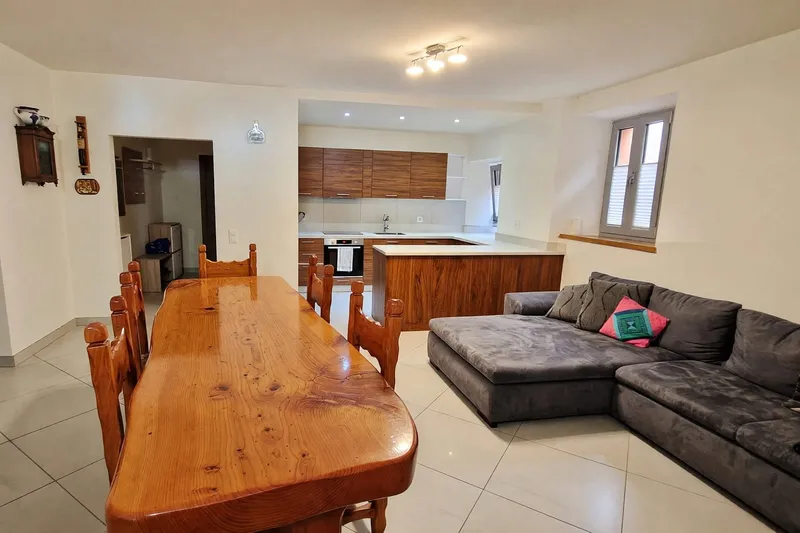 Appartamento 4,5 ristrutturato con terrazzo e caminetto, foto 3