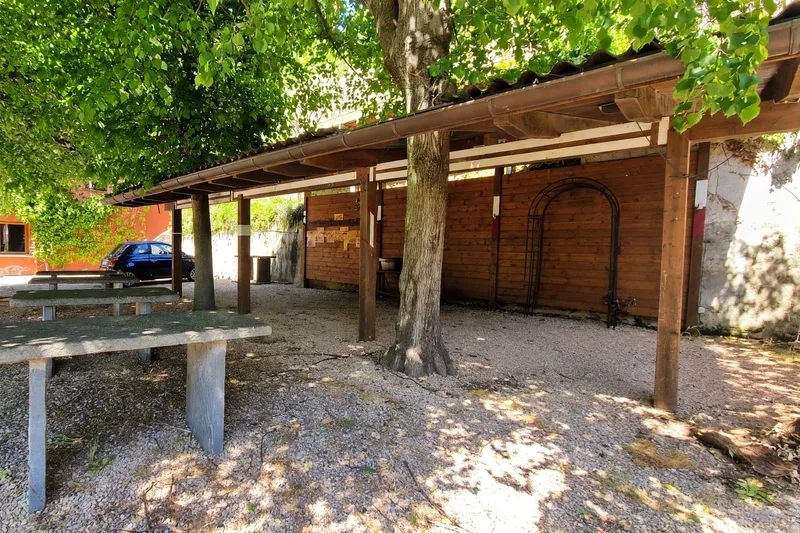 Stabile plurifamiliare con due appartamenti e spazio commerciale, Foto 15