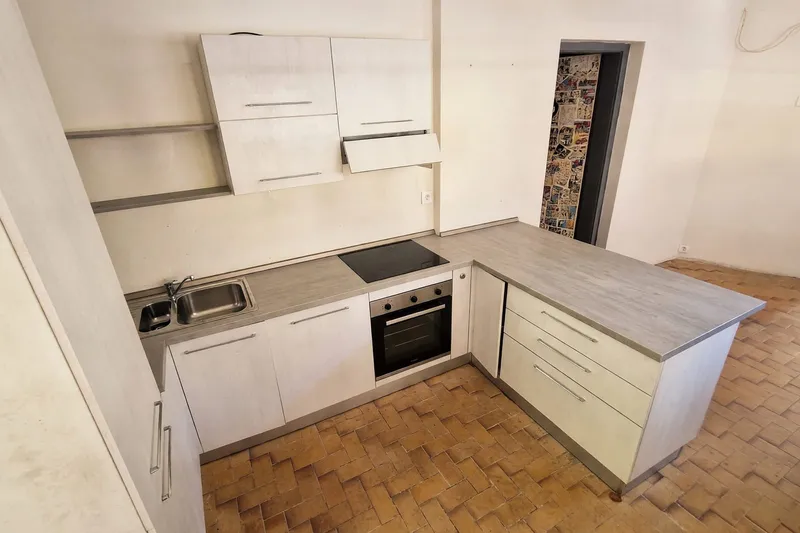Stabile plurifamiliare con due appartamenti e spazio commerciale, Foto 11