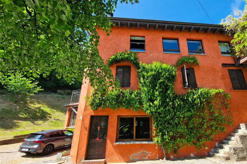 Stabile plurifamiliare con due appartamenti e spazio commerciale, Foto 4