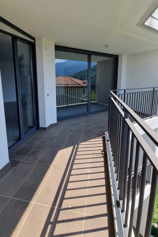Casa contigua 5,5 locali con terrazza vista lago e giardino a Lopagno, foto 15
