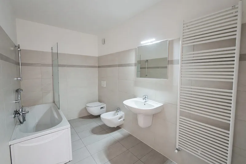 Casa contigua 5,5 locali con terrazza vista lago e giardino a Lopagno, foto 16