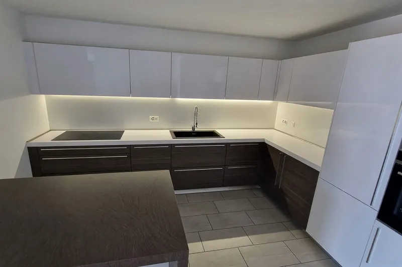 Casa contigua 5,5 locali con terrazza vista lago e giardino a Lopagno, foto 9