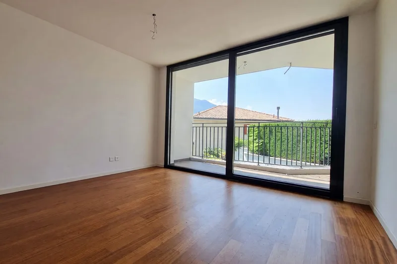 Casa contigua 5,5 locali con terrazza vista lago e giardino a Lopagno, foto 13