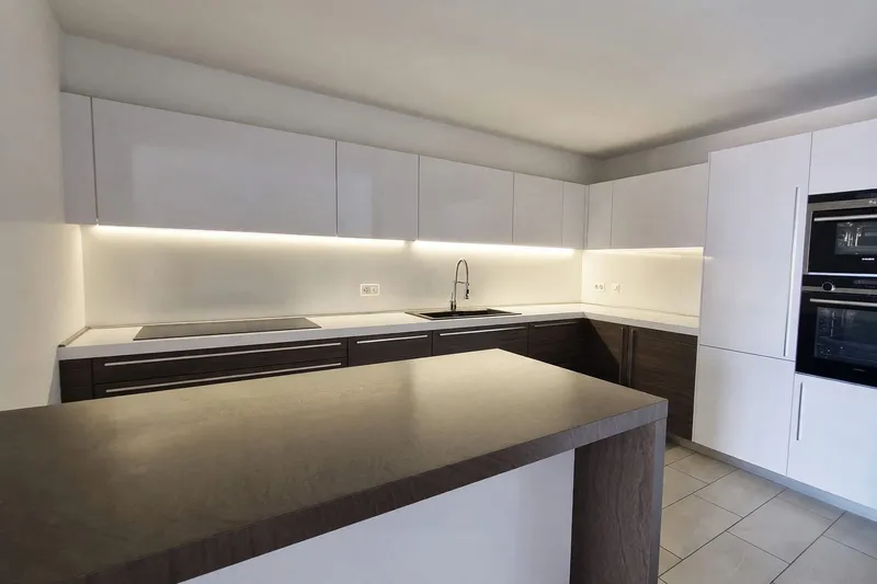 Casa contigua 5,5 locali con terrazza vista lago e giardino a Lopagno, foto 10