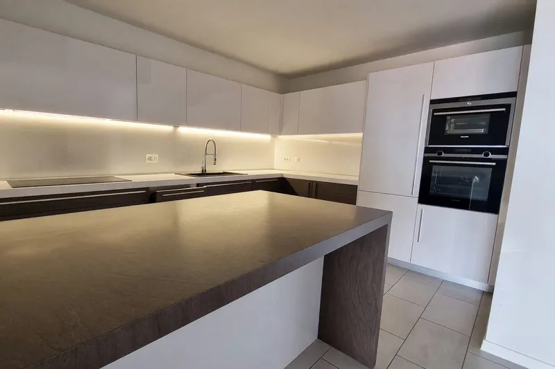 Casa contigua 5,5 locali con terrazza vista lago e giardino a Lopagno, foto 8