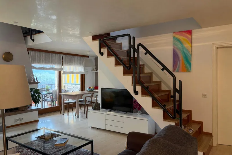 Bellissimo ampio duplex 5,5 locali con terrazza panoramica e camino, foto 2