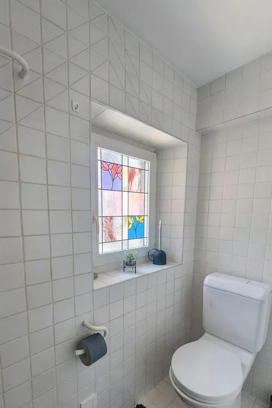 Appartamento 2,5 ristrutturato con balcone e scorcio lago, Foto 17