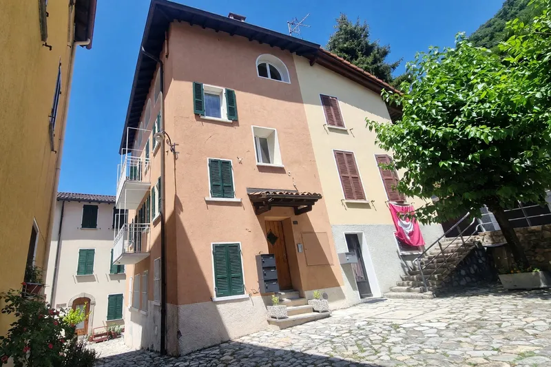 Appartamento 2,5 ristrutturato con balcone e scorcio lago, Foto 22