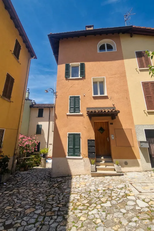 Appartamento 2,5 ristrutturato con balcone e scorcio lago, Foto 20