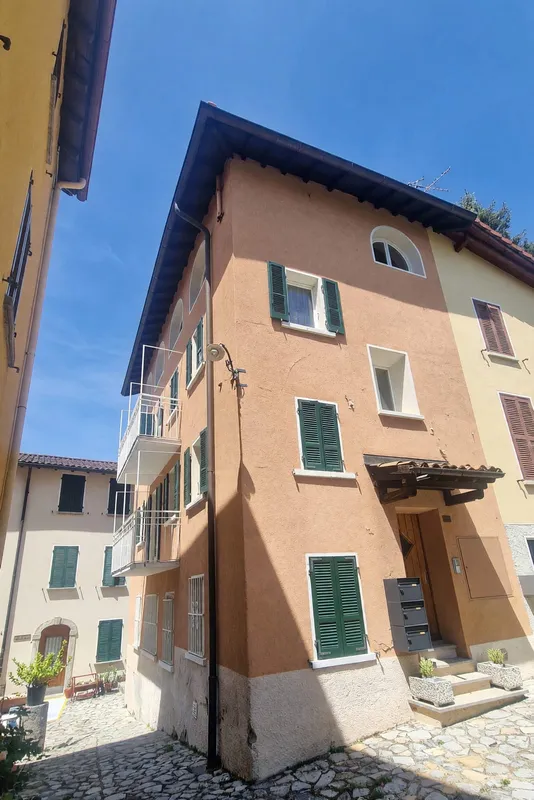 Appartamento 2,5 ristrutturato con balcone e scorcio lago, Foto 21