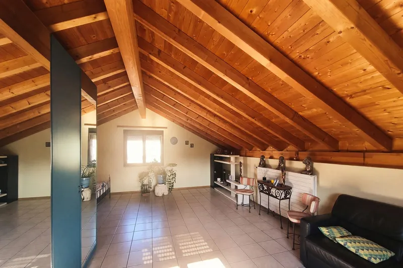 Villetta 5,5 con giardino di 300 mq e mansarda abitabile, Foto 5
