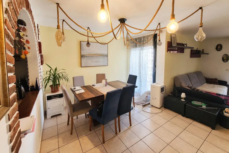 Villetta 5,5 con giardino di 300 mq e mansarda abitabile, Foto 3