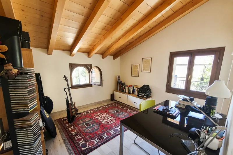 Elegante 4,5 vista lago ristrutturato con giardino privato a Capolago, Foto 9