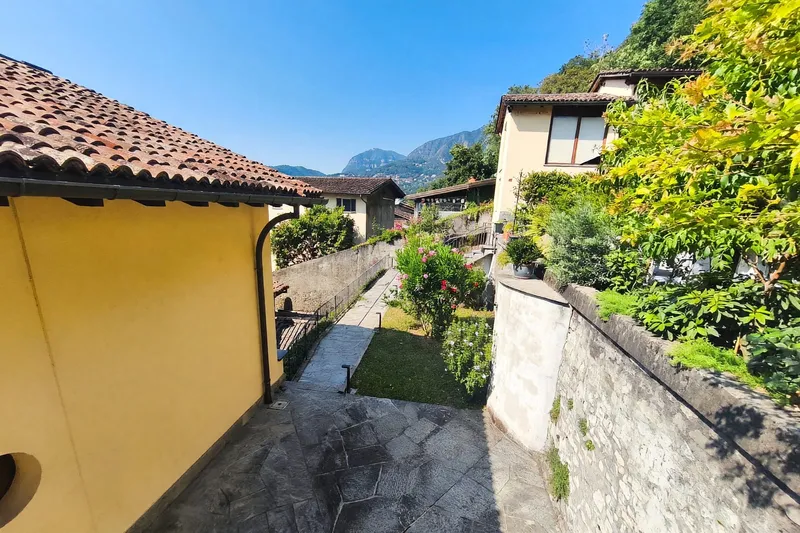 Elegante 4,5 vista lago ristrutturato con giardino privato a Capolago, Foto 20