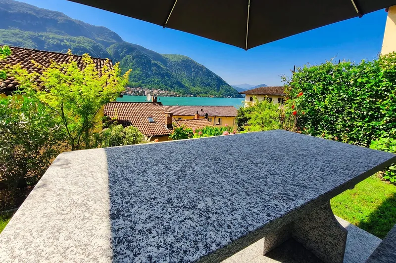 Elegante 4,5 vista lago ristrutturato con giardino privato a Capolago, Foto 18