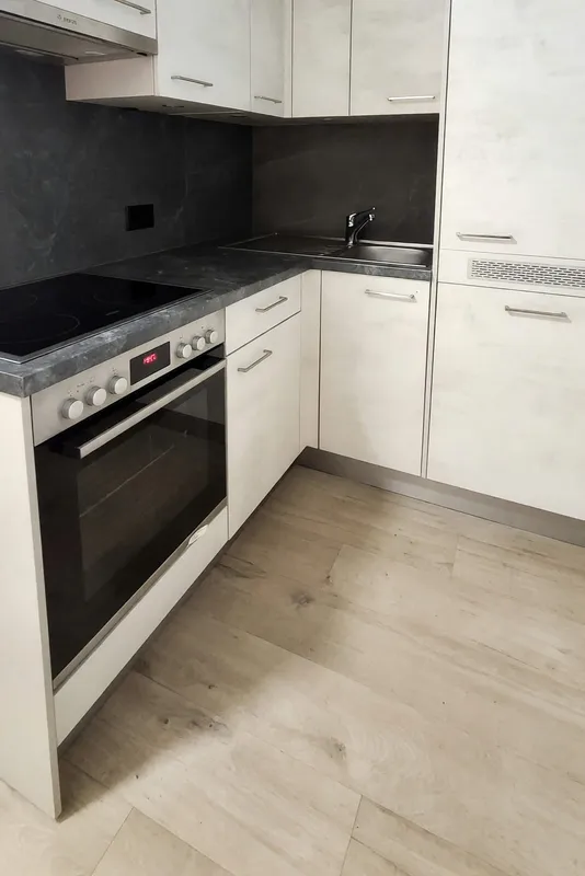 Accogliente 1,5 locali centrale con ampio bagno e spese incluse, Foto 4