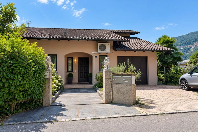 Casa plurifamiliare dalle mille possibilità con vista lago e giardino, Foto 10