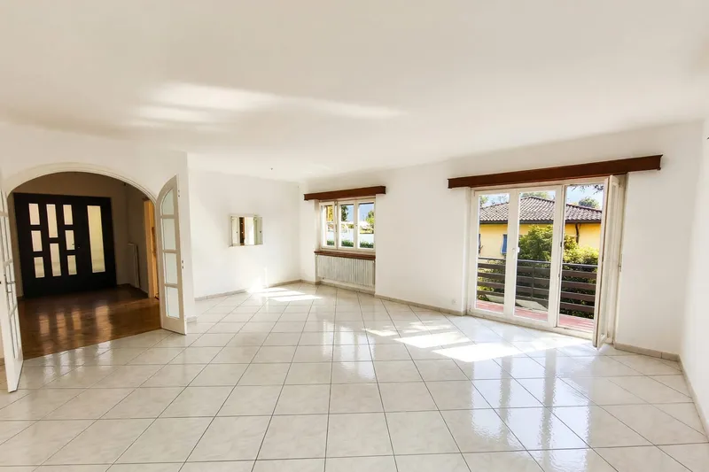 Appartamento 5,5 ristrutturato con giardino privato e tre balconi, foto 2