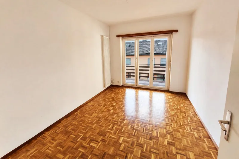 Appartamento 5,5 ristrutturato con giardino privato e tre balconi, foto 11
