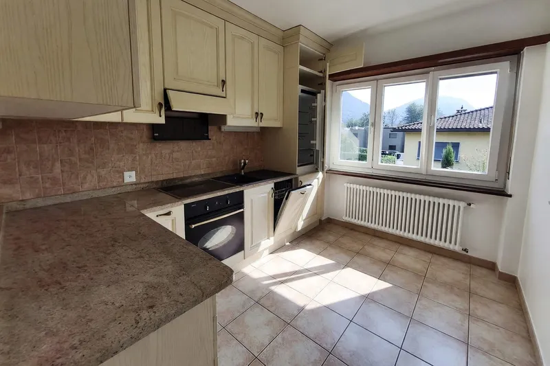 Appartamento 5,5 ristrutturato con giardino privato e tre balconi, foto 5