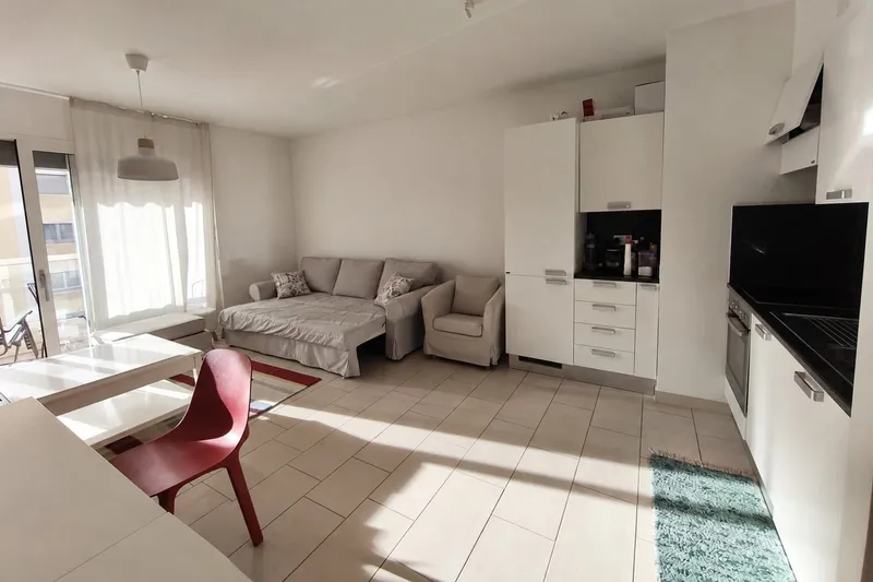 Ampio appartamento 2,5 locali arredato con balconcino, photo 3