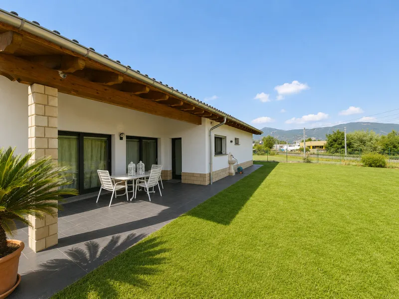 VILLA MODERNA DI 6.5 LOCALI CON AMPIO GIARDINO A STABIO, photo 3