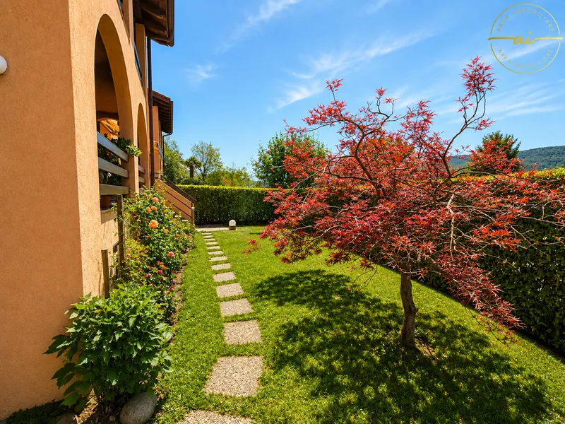 ACCOGLIENTE E CURATA CASA UNIFAMILIARE CON GIARDINO, photo 1