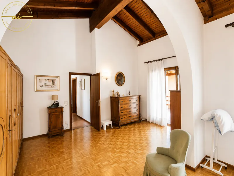ACCOGLIENTE E CURATA CASA UNIFAMILIARE CON GIARDINO, photo 11
