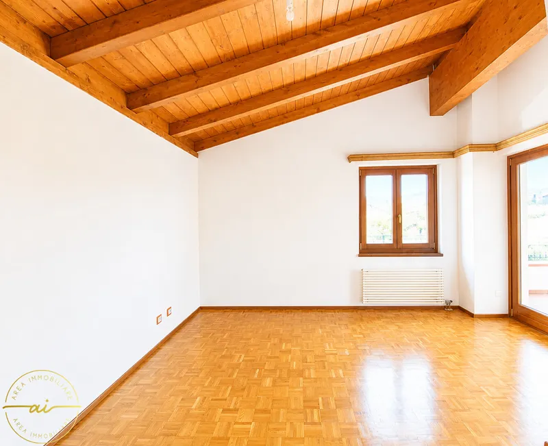 AMPIA CASA DI 5.5 LOCALI CON GIARDINO IN ZONA VERDE A STABIO, foto 12