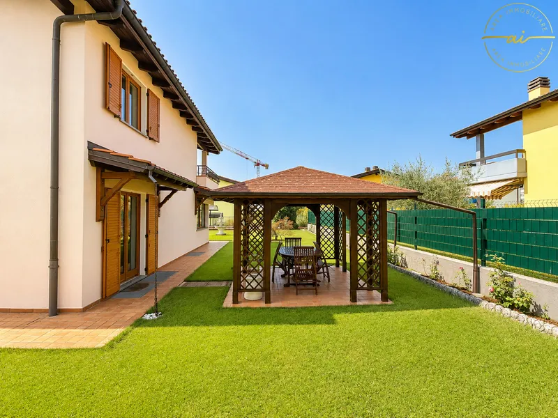 AMPIA CASA DI 5.5 LOCALI CON GIARDINO IN ZONA VERDE A STABIO, foto 11