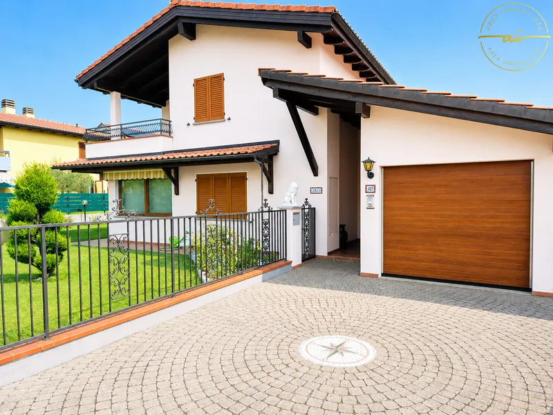 AMPIA CASA DI 5.5 LOCALI CON GIARDINO IN ZONA VERDE A STABIO, foto 3