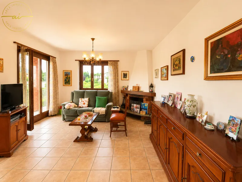 CASA INDIPENDENTE CON AMPIO TERRENO EDIFICABILE, Foto 6