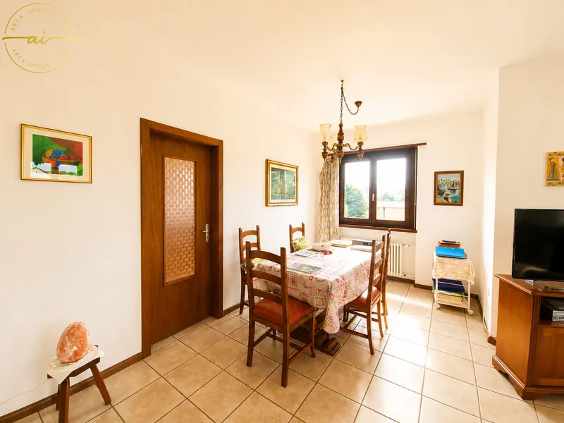 CASA INDIPENDENTE CON AMPIO TERRENO EDIFICABILE, Foto 4