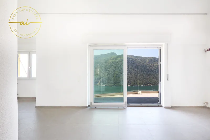 BELLA CASA INDIPENDENTE CON VISTA LAGO A ROVIO, photo 4