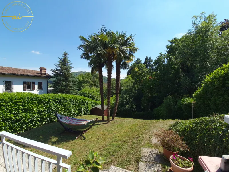 CASA UNIFAMILIARE CON GIARDINO IN MEZZO AL VERDE, foto 2