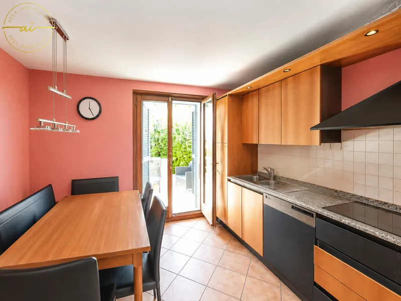CASA UNIFAMILIARE CON GIARDINO IN MEZZO AL VERDE, foto 4