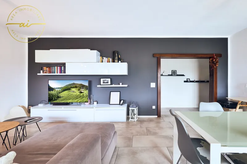 SPAZIOSA CASA CON 3 UNITÀ ABITATIVE E GIARDINO DI 400 MQ, Foto 4
