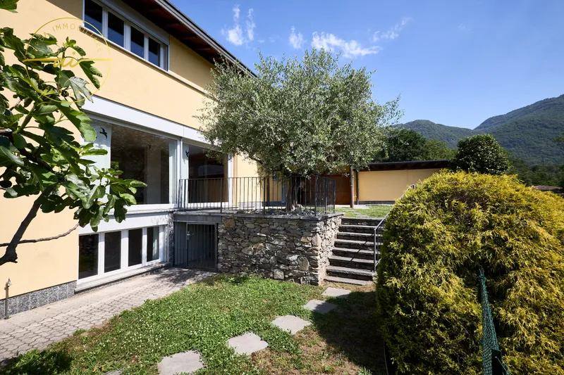VILLA CON STUDIO SEPARATO E MERAVIGLIOSO GIARDINO, photo 5