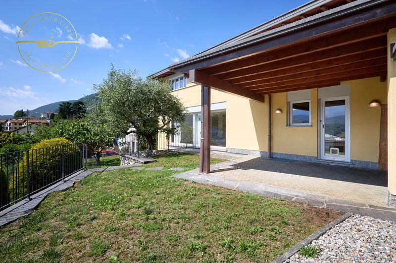 VILLA CON STUDIO SEPARATO E MERAVIGLIOSO GIARDINO, photo 2