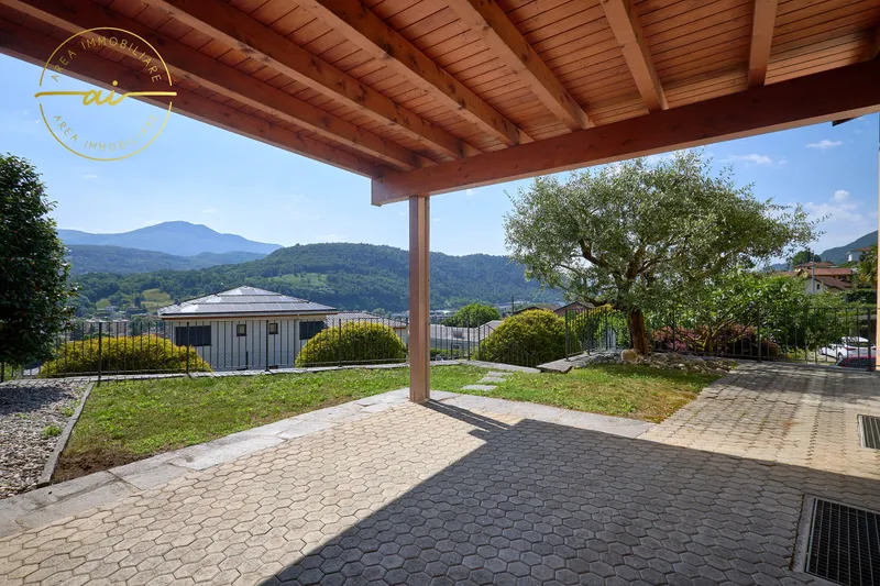 VILLA CON STUDIO SEPARATO E MERAVIGLIOSO GIARDINO, photo 3