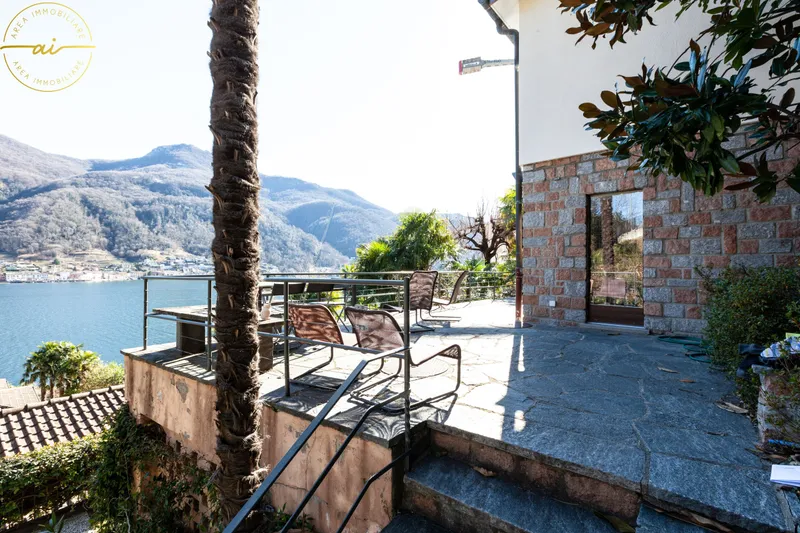 ESCLUSIVO 2.5 LOCALI VISTA LAGO CON GIARDINO E TERRAZZA, foto 3