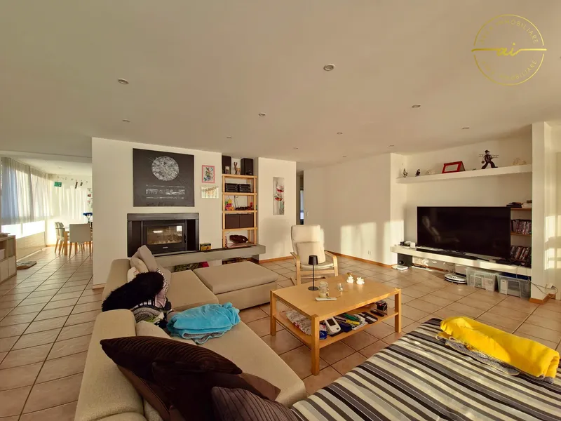 CASA INDIPENDENTE DI 5.5 LOCALI CON GIARDINO E SPAZI COMMERC, Foto 4