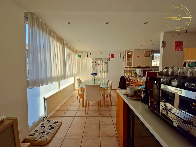 CASA INDIPENDENTE DI 5.5 LOCALI CON GIARDINO E SPAZI COMMERC, Foto 6