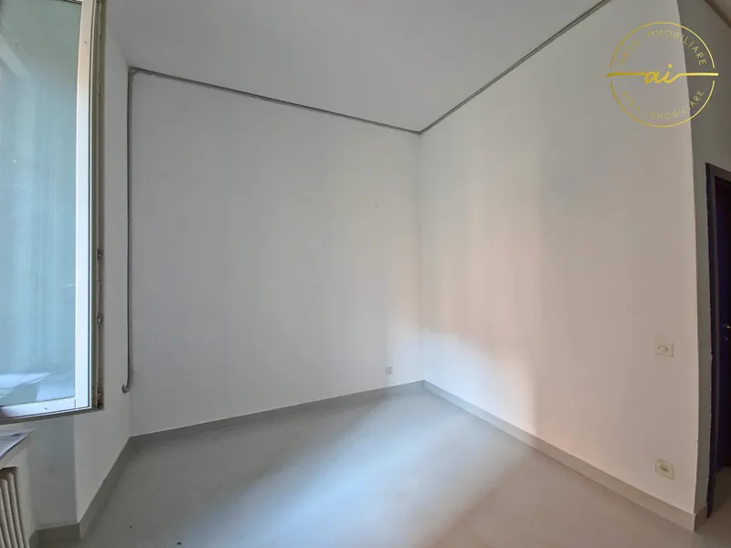 UFFICIO A POCHI PASSI DAL CENTRO DI CHIASSO, Foto 3