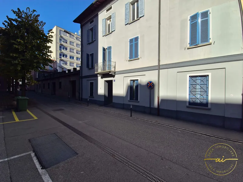 BILOCALE DA RISTRUTTURARE IN ZONA CENTRALE A CHIASSO, Foto 2