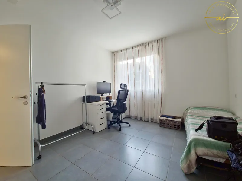 LUMINOSO APPARTAMENTO DI 3.5 LOCALI CON VISTA APERTA, photo 12