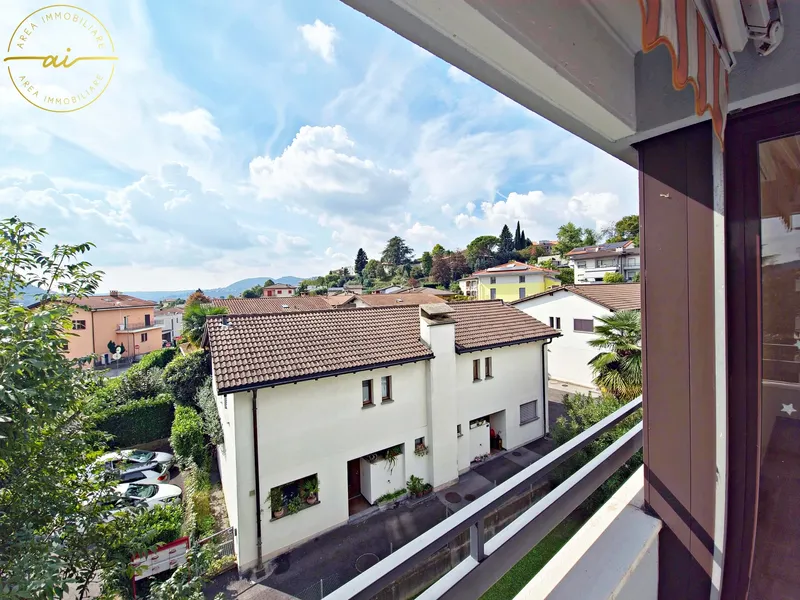 ACCOGLIENTE 3.5 LOCALI CON BALCONE E VERANDA A MORBIO INF., photo 6