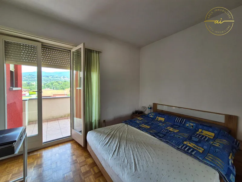 APPARTAMENTO 3.5 LOCALI CON DUE BALCONI E VISTA APERTA, foto 5